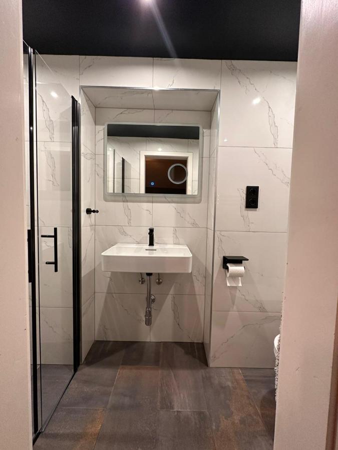 Cafe Schneider Appartments Санкт Антон ам Арлберг Екстериор снимка